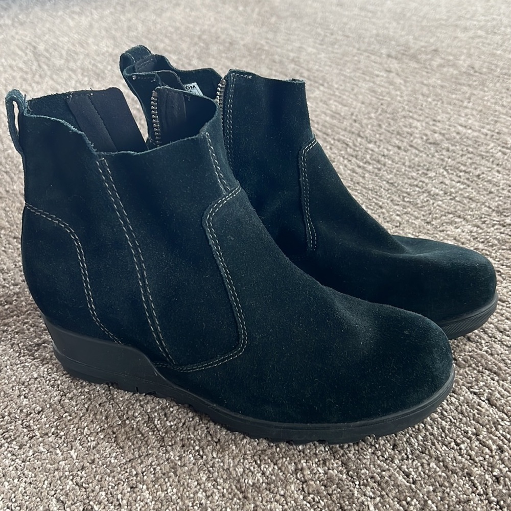 Sorel Evie Ankle Zip Bootie ⭐️